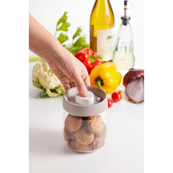 押すだけ簡単真空キャニスター M